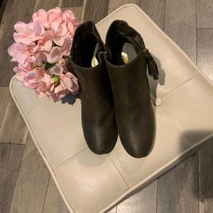 NWOT Ladies Wedge Ankle Boots